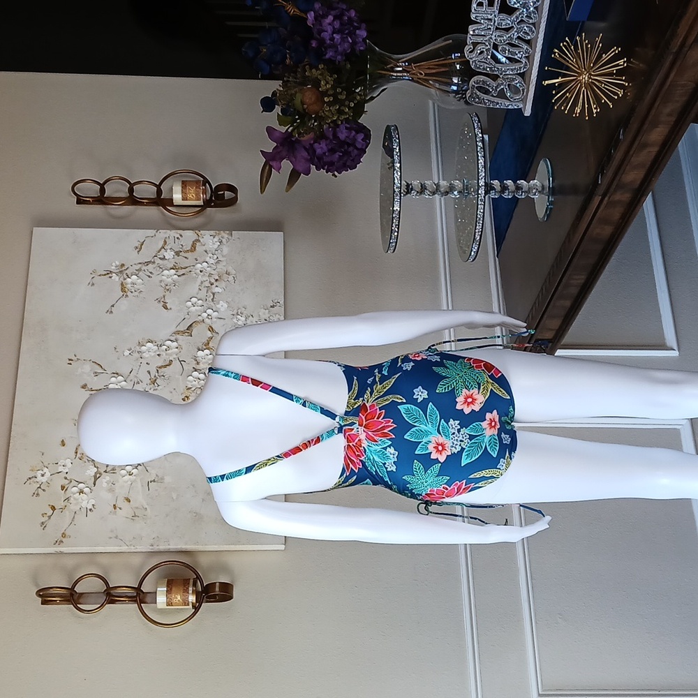 Women's Atlantic Tropical Floral Blue One-piece Swimsuit. Size M - Picture 7 of 17
